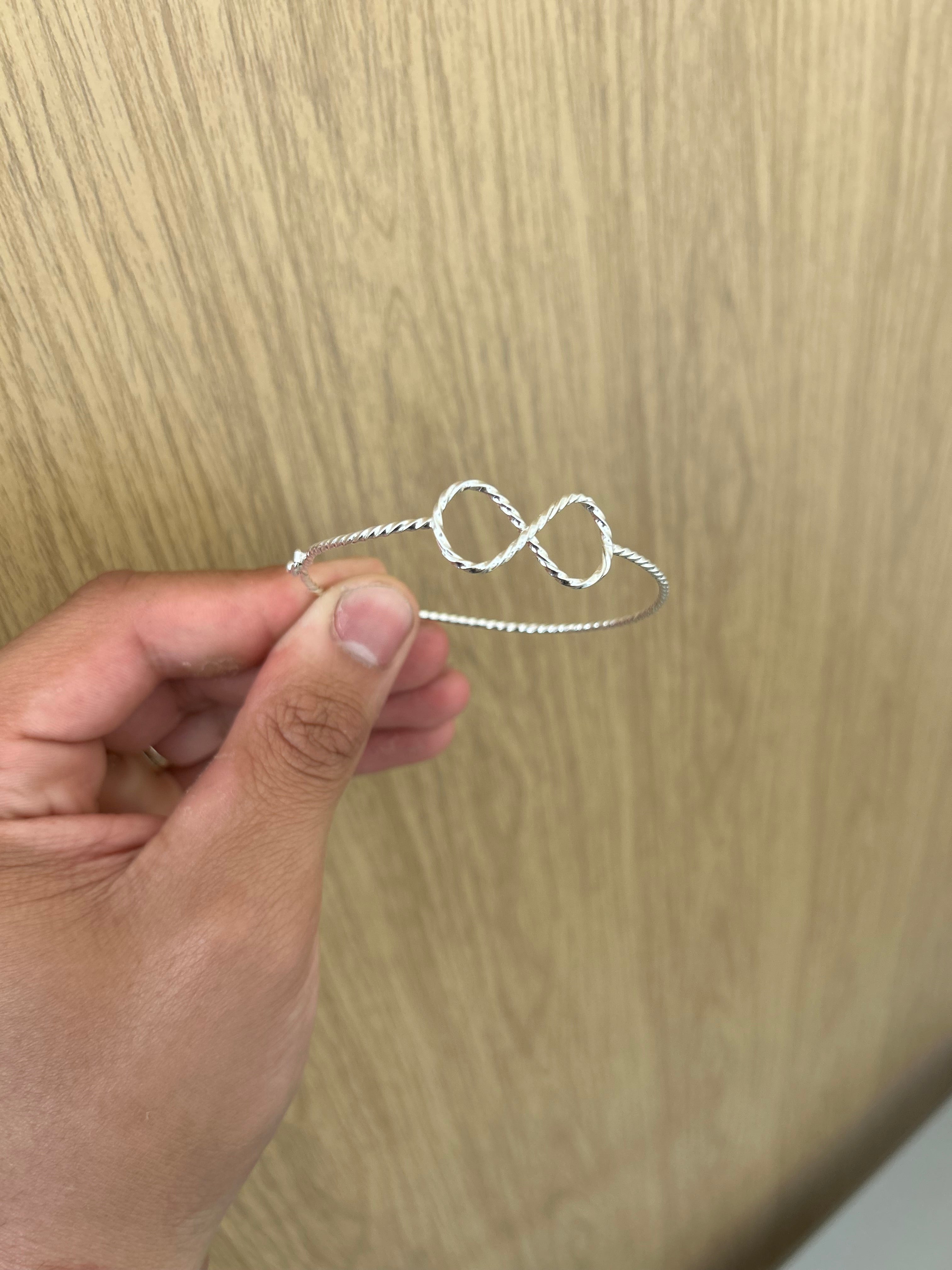 Bracelete Infinito Torcido